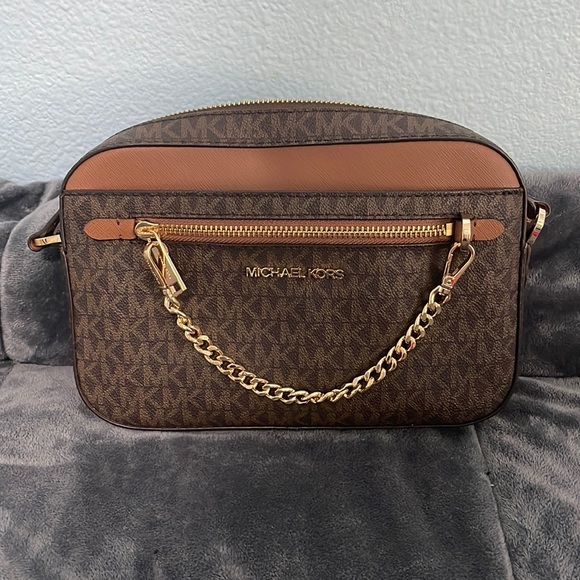 Michael Kors Handbags - MK Crossbody Purse